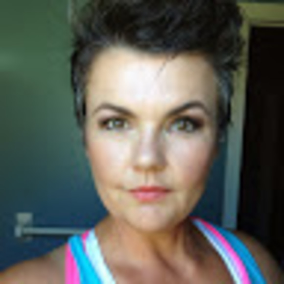 Meet your Posher, Deedra - Picture 1 of 1